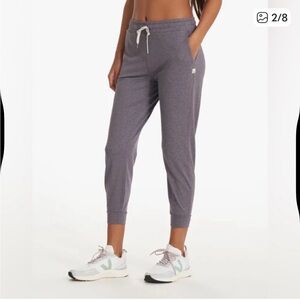 Like-New VUORI Jogger in Sawyer Heather